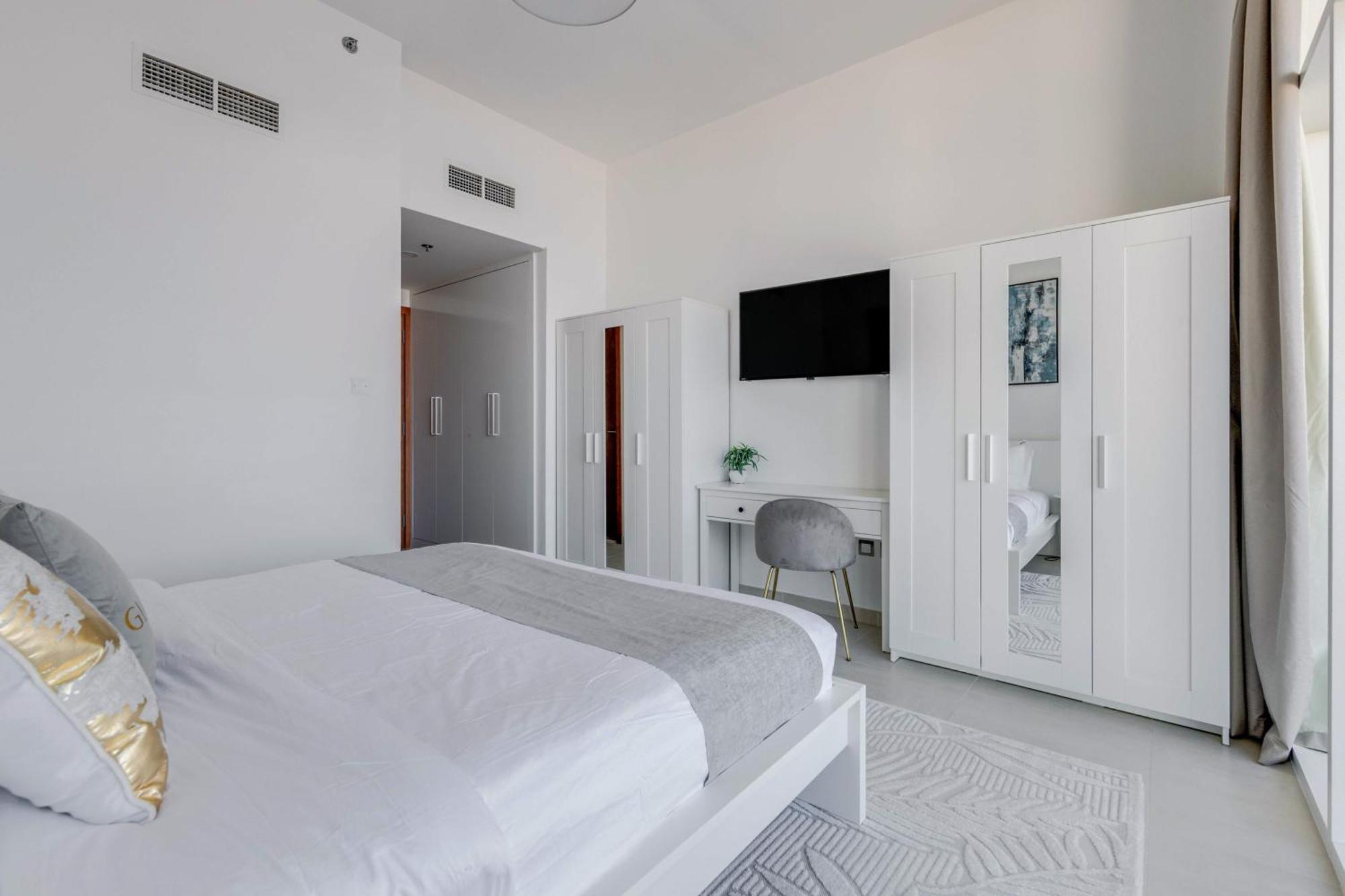 Luxury Azizi Mina Beachfront Apartments Dubai Exterior photo