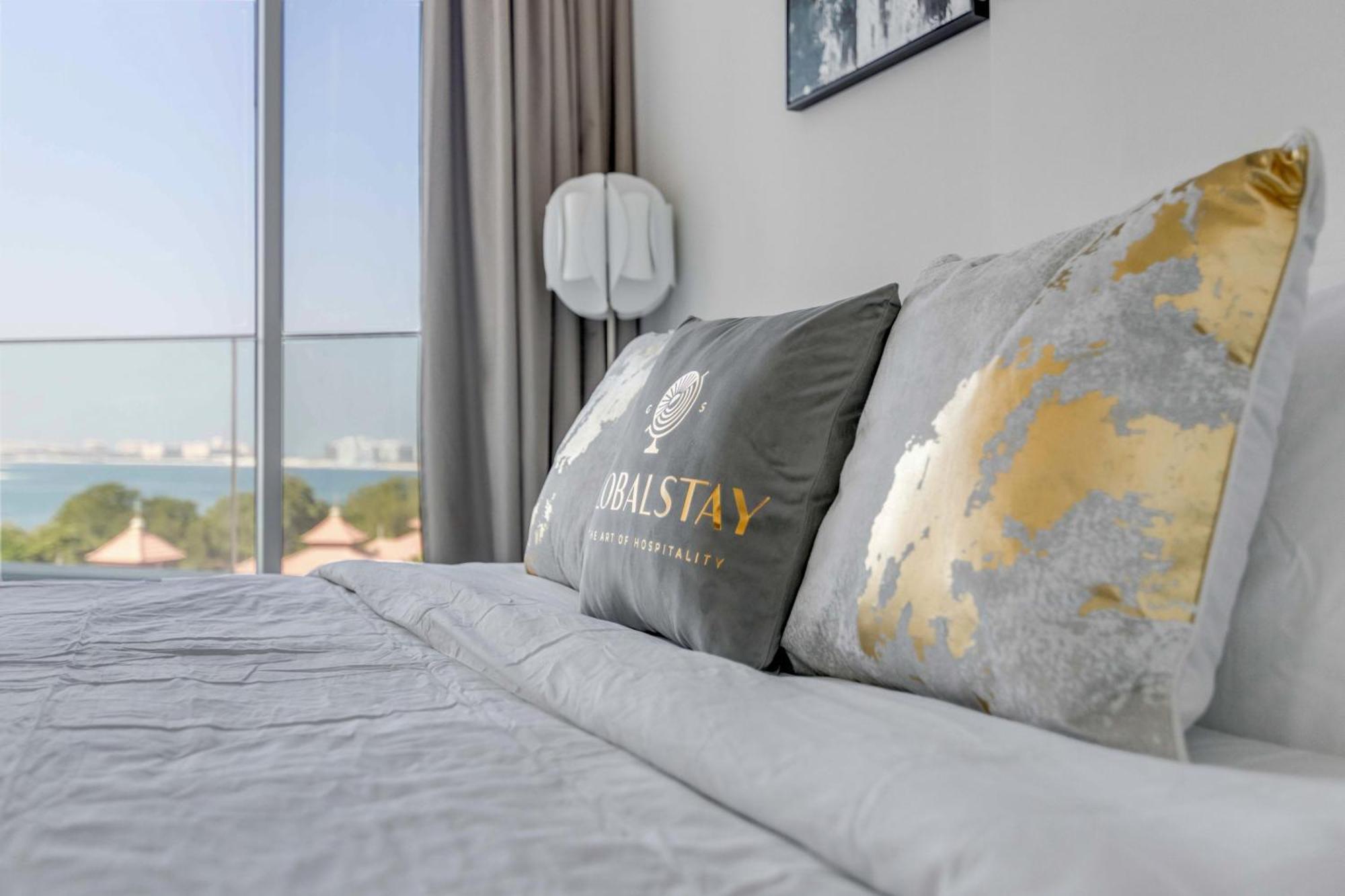 Luxury Azizi Mina Beachfront Apartments Dubai Exterior photo